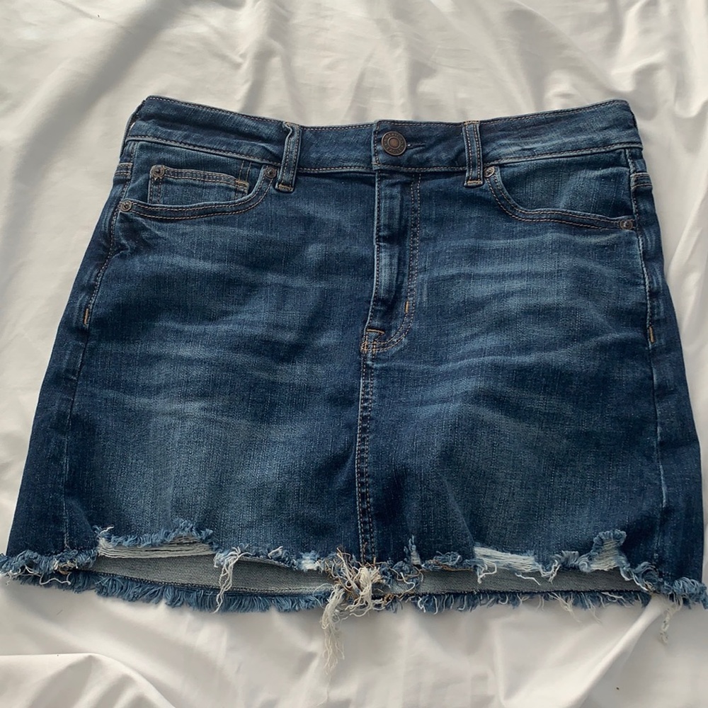 American eagle jean skirt never worn!!